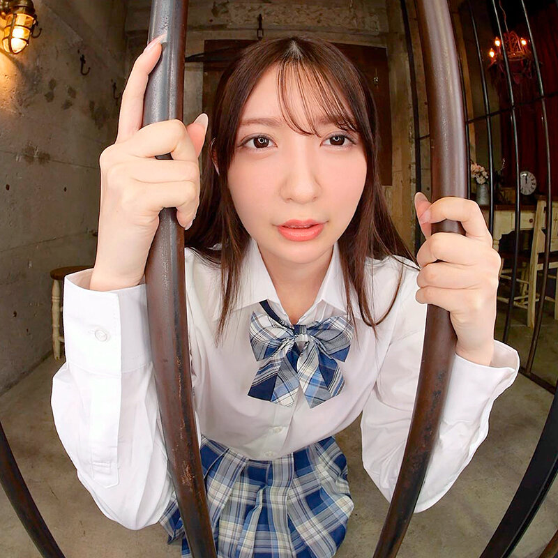 乃木結夢が制服姿でVR映像越しに至近距離で見つめるシーン|【VR】乃木結夢を独り占めしたけど様子がおかしい、そういう世界。